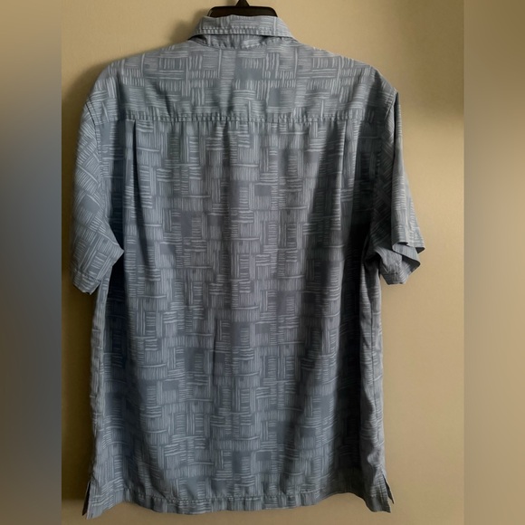 Tommy Bahama Light Blue 75% silk pattered button up beach shirt size medium - Picture 9 of 14